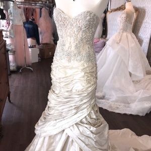 Ian Stuart Donatella Wedding Gown